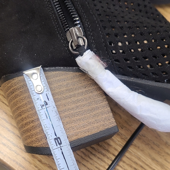 Quipid Perforated Open Toe Ankle Booties size 5.5 BRAND NEW - Picture 7 of 7